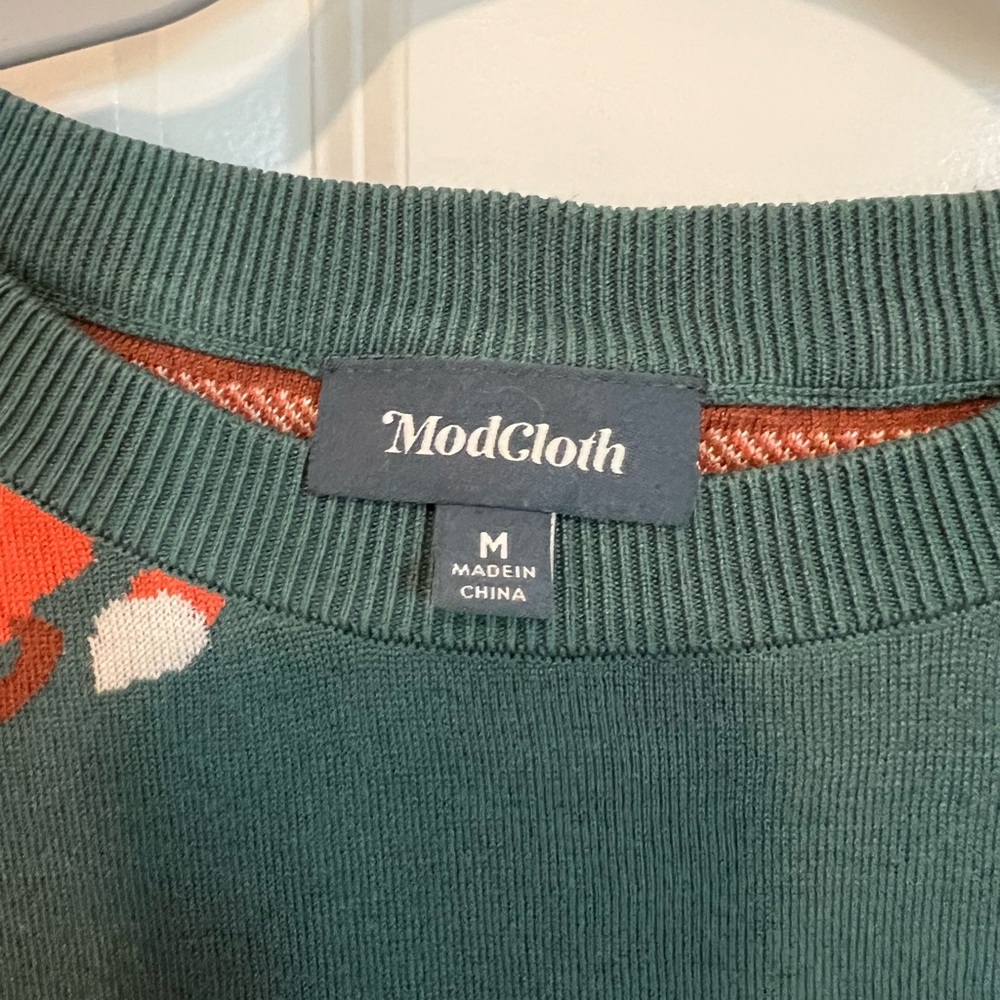 Green Fox Pattern Sweater - image 4